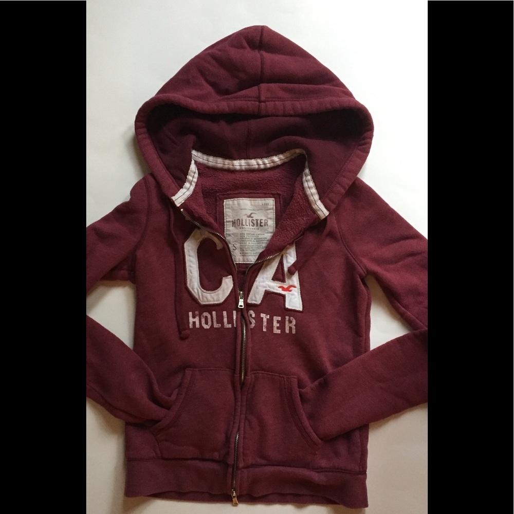 Hollister zip up hoodie . Great Condition.